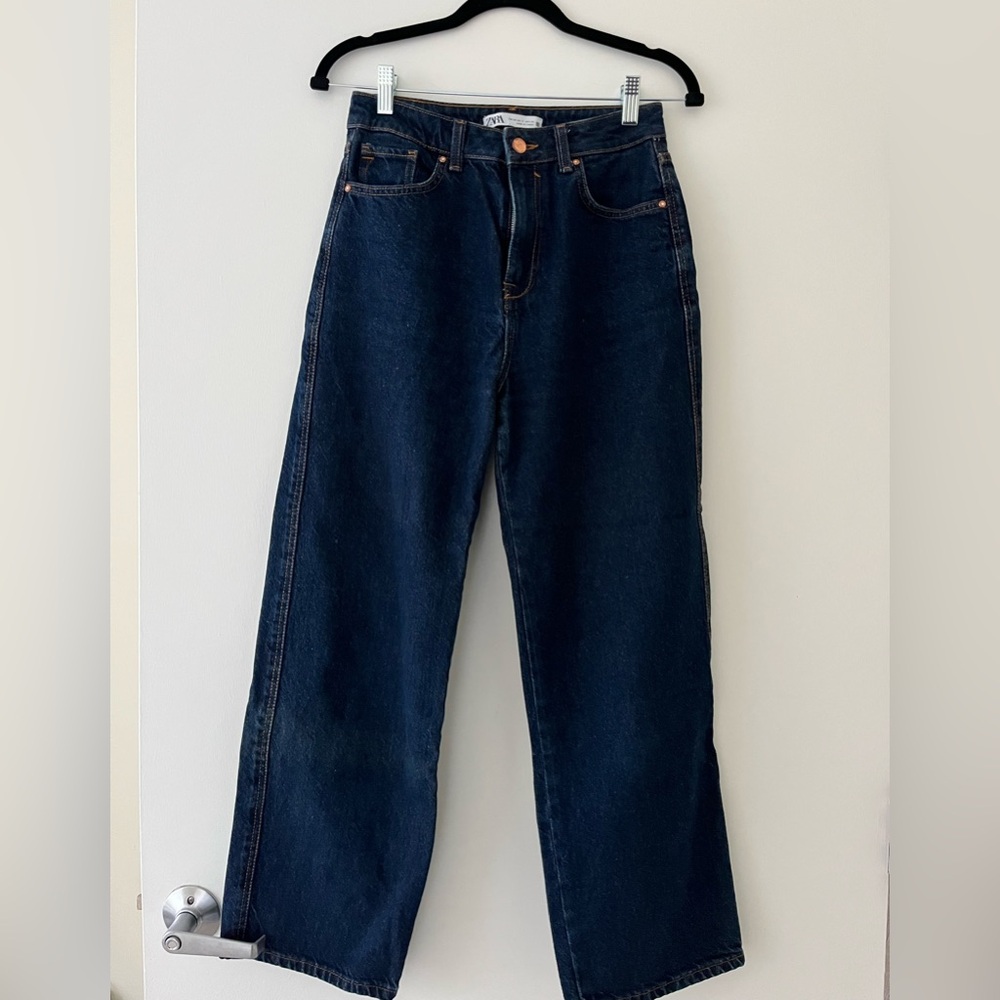 High waist, straight leg jeans